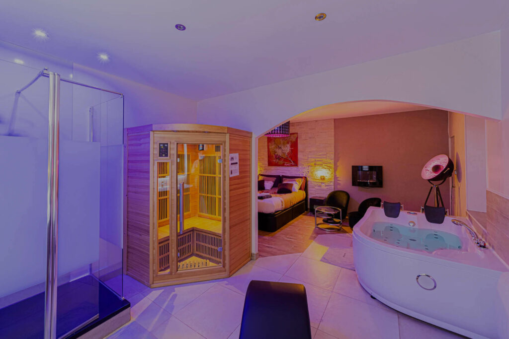 appartement loveroom avec balneo jacuzzi privatif